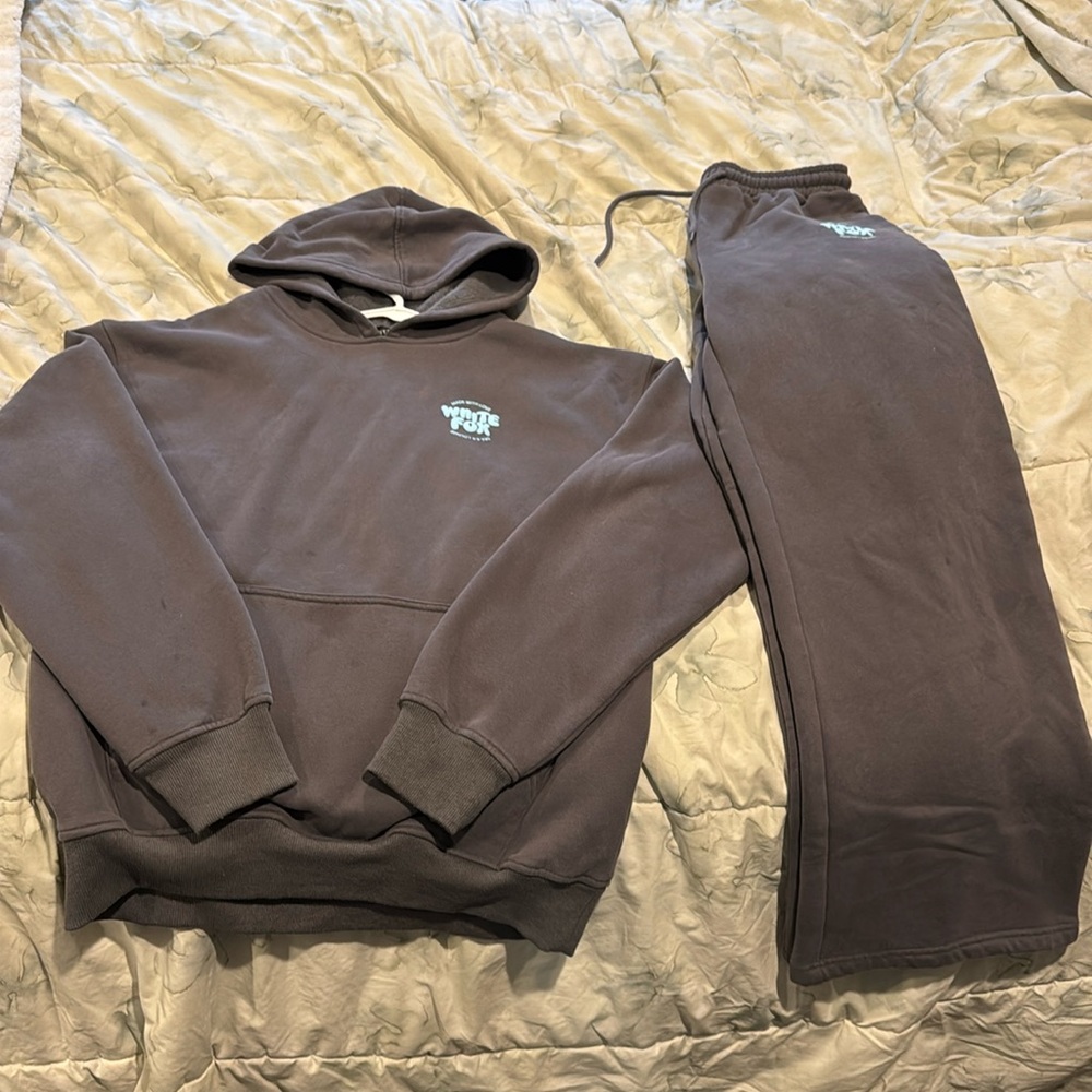 white fox set (sweatshirt & sweatpants) both size M - grey & light blue